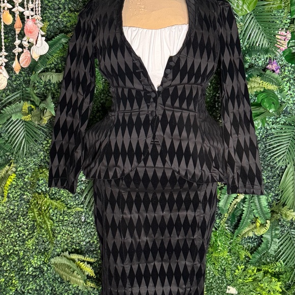 Pinup Couture Black, Velvet Flocked Harlequin, Mermaid Pencil Skirt - Picture 6 of 6